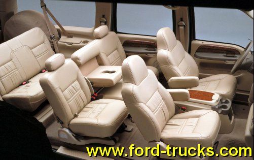 2000_Ford_Excursion-23