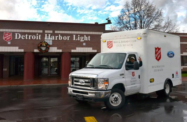 Ford Donates a New E-350 to Salvation Army’s Bed & Bread Fleet