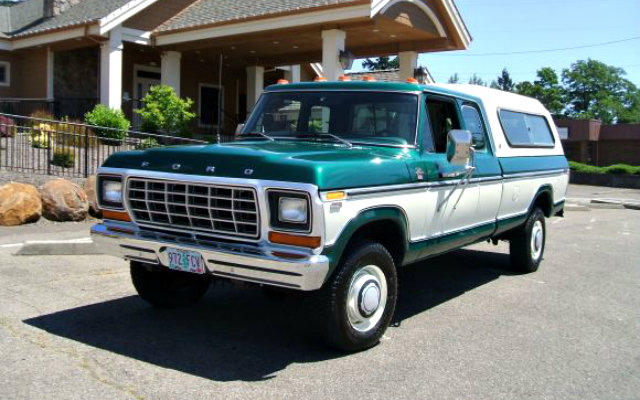 TRUCK YOU! A Wonderfully Ford-Filled Garage in Oregon