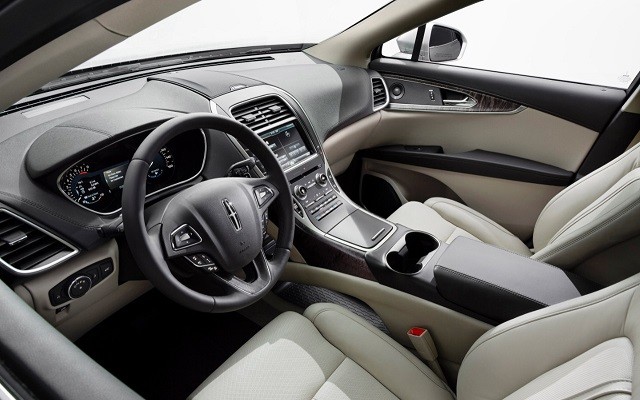 Lincoln Sweated the Small Stuff in the Interior of Its 2016 MKX
