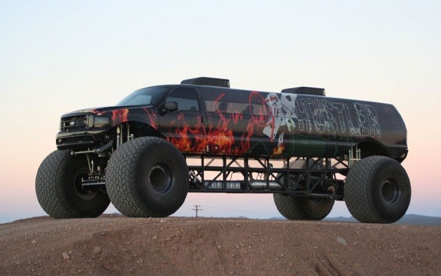 The Sin City Hustler is One Helluva Ford Excursion