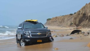 CHEVY FAIL Tahoe Goes Surfing, Doesn’t Survive