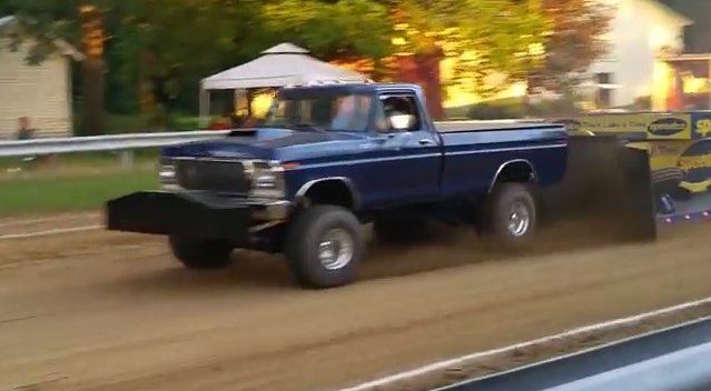 TRUCK PULLIN’ 1979 F-150 Sounds Great in Action