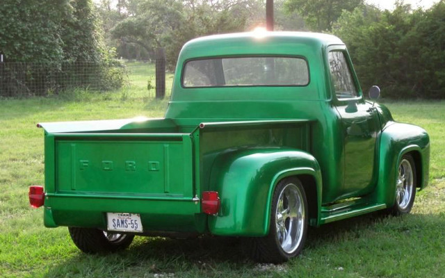 TRUCK YOU! A Mean, Green 1955 Ford F-100