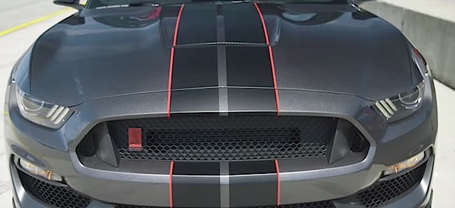 Watch a Ford Shelby GT350 R Mustang Lap Laguna Seca
