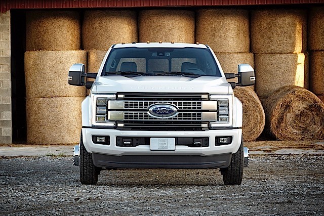Test Drive: Reviewing the 2017 F-250 Super Duty Platinum