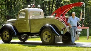 This Restored 1939 Ford Tow Truck Looks Awesome!