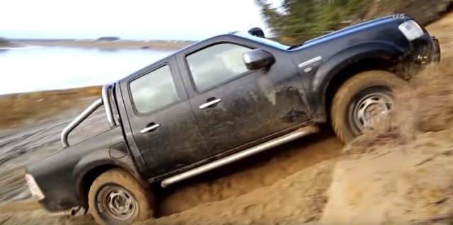 Bad Ford Ranger Driving in Russia