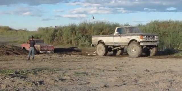 Ford F-250 Lends a Hand to a Stuck F-150