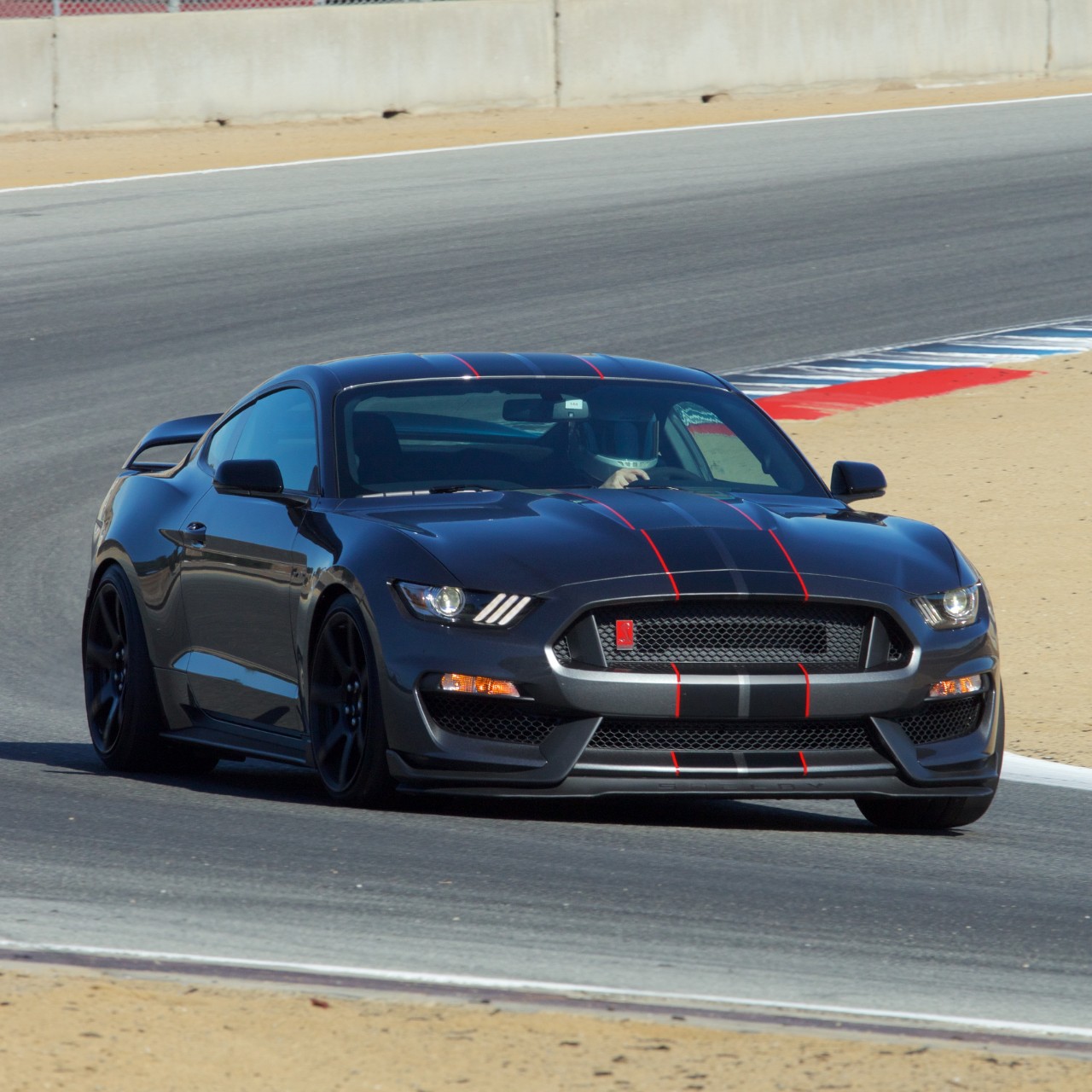 Popular Mechanics Names GT350R Sports Car of the Year