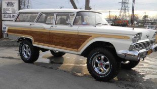 1959 Ford Country Squire is Basically a Lifted F-150 4×4