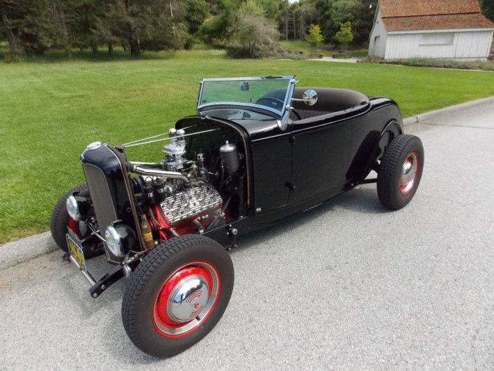 Cars & Coffee-Ready 1940’s Fashioned Flashy ’32 Ford Roadster