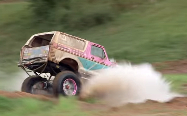 HUMP DAY JUMP! Pink Ford Bronco Jumps at Louisiana Mudfest