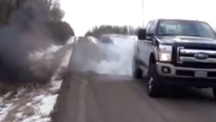 Tire Smokin’ Ford F-350 Diesel Burnout