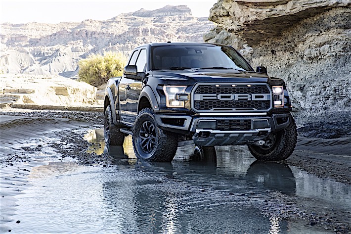 Auto Start-Stop technology will be standard across 100 percent of the EcoBoost®-equipped 2017 Ford F-150 lineup, including the all-new F-150 Raptor ultimate high-performance off-road truck. Auto Start-Stop shuts off the engine when the vehicle is at a stop – except when towing or in four-wheel-drive mode – to give drivers power on demand when they need it most.