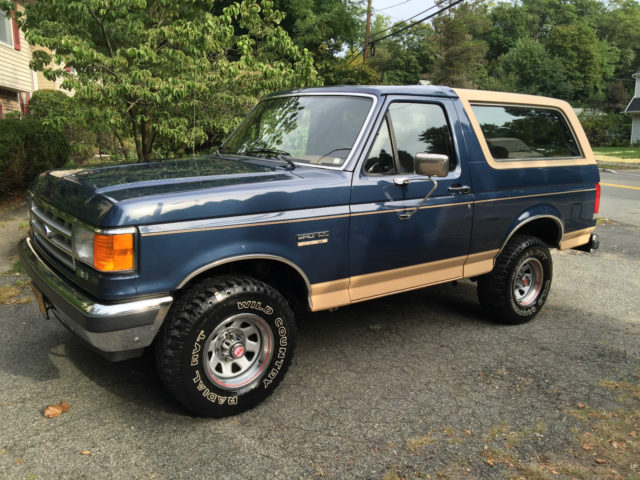 This Low-Mileage 1987 Ford Bronco is a Blast From the Past