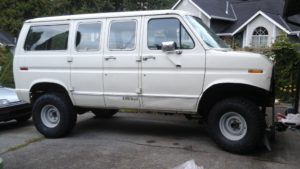 A Forum Member Built a Ford E-150 4×4 – Because Murica!