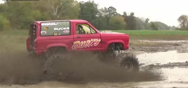 Ford Bronco II Goes for a Mudding (Video)