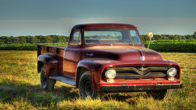 Vintage-Ford-Truck-198604.jpg