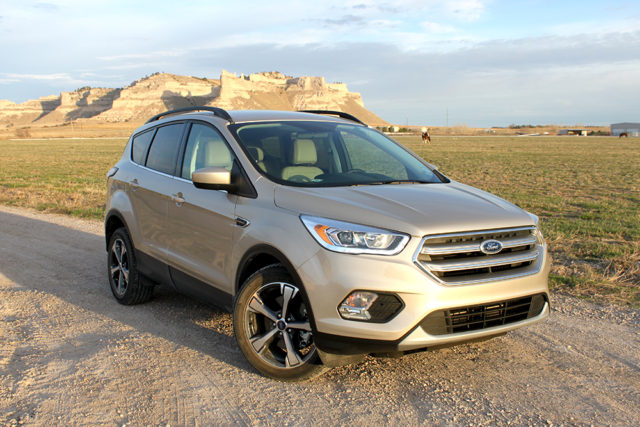 Review: 2017 Ford Escape SE – Good Performance, Improved Technology
