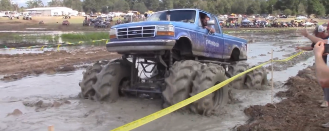 Massive Eight-Wheeled Ford Truck Nearly Breaks a Record!