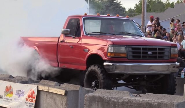 F-350 Goes Crazy in the Burnout Competition: Tire Smokin’ Tuesday
