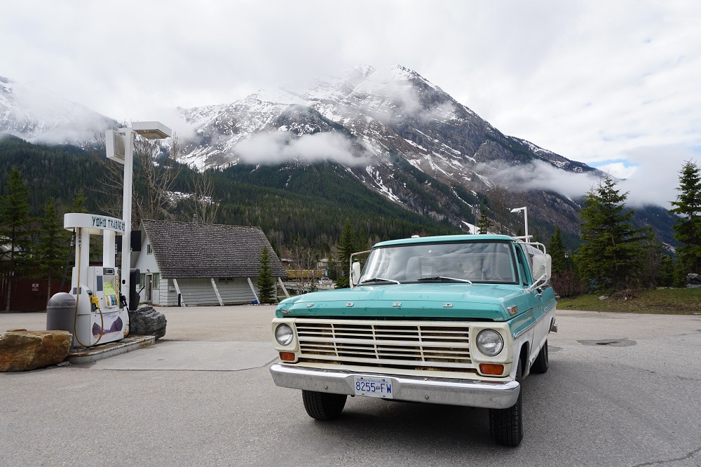 Ford Truck Enthusiasts - Ford F-100 Across Canada