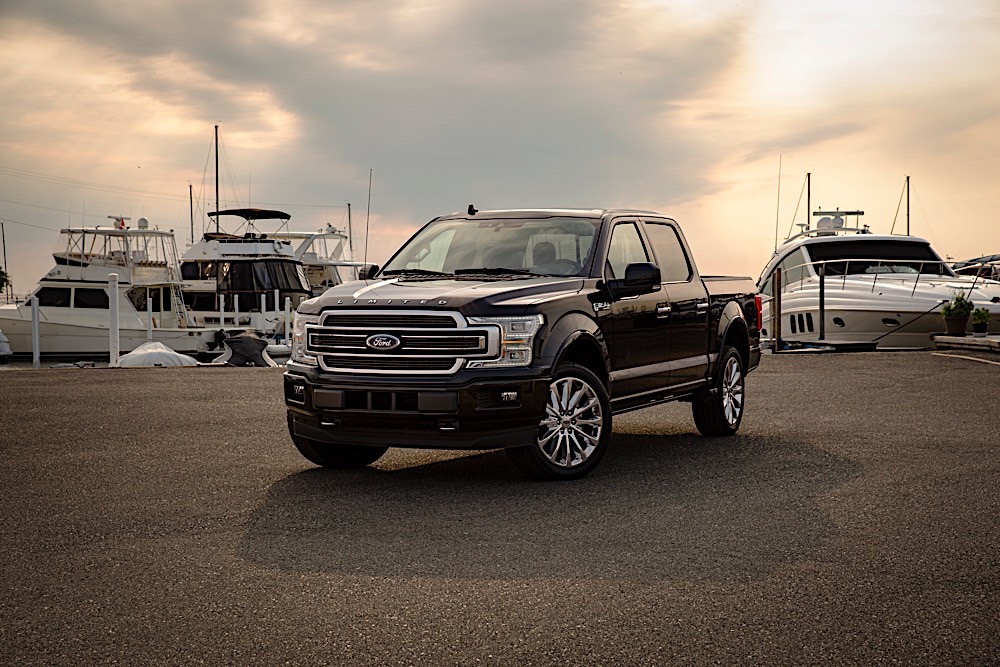 2019 Ford F-150 Limited front three quarter sunset