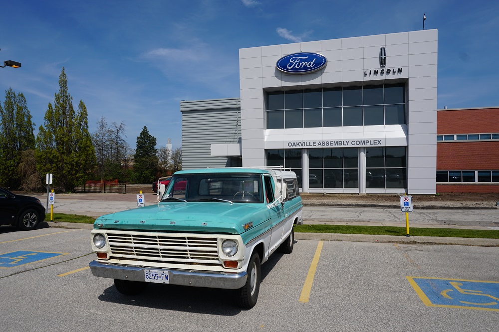 Ford Truck Enthusiasts - Ford F-100 Across Canada6
