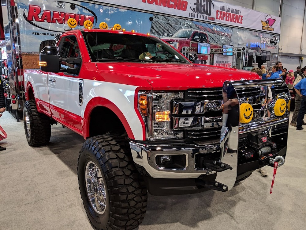 Two-toned Ford F-250 Brings Retro Style to SEMA