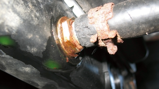 Ford F-150/F-250: How to Fix Radiator Leak