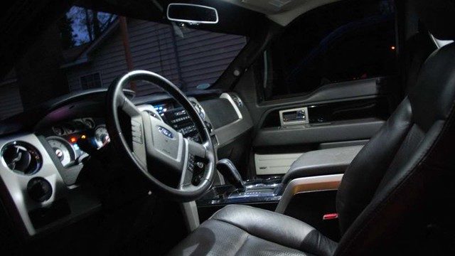 Ford F-150/F-250: How to Replace Your Dome Light