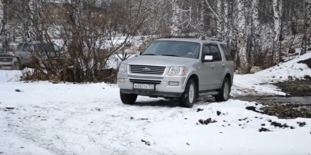 Ford Explorer Crossing Water