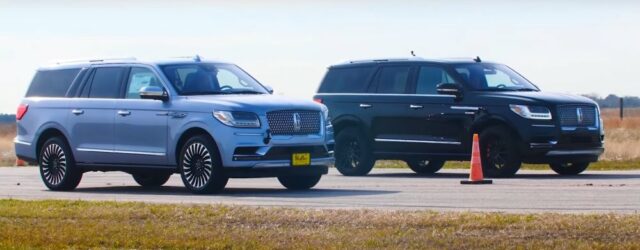 2019 Lincoln Navigator Lined Up