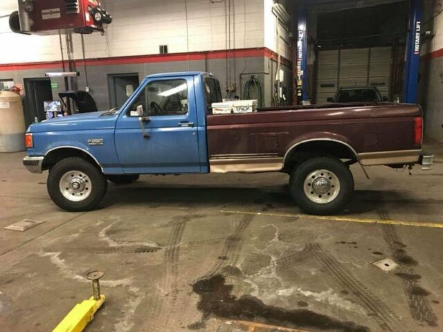 1988 Ford F-250 Driver's Side