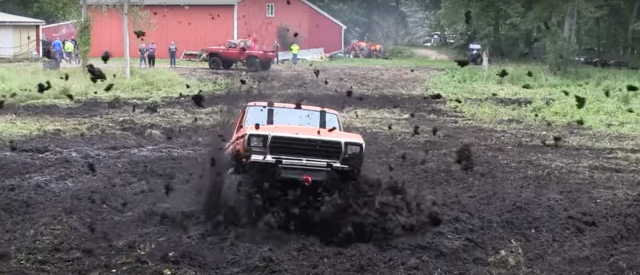 ford-trucks.com 1979 Ford Truck Flings Up Black Mud