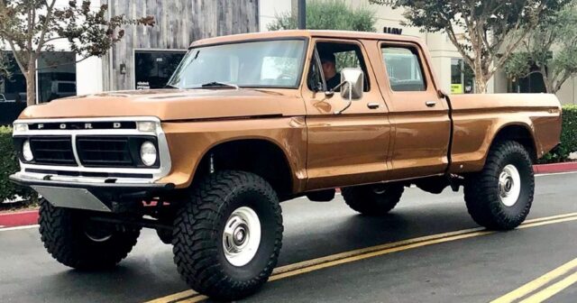 1974 Ford F-250 Crew Cab 4x4 Sequoia Brown
