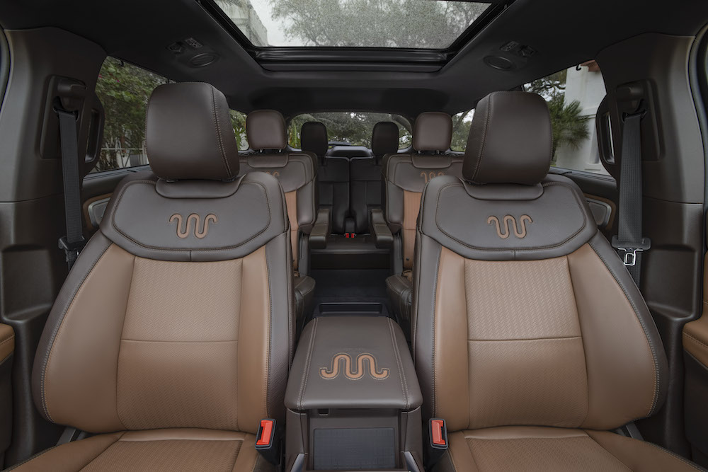 2021_Explorer King Ranch_016 - Ford-Trucks.com