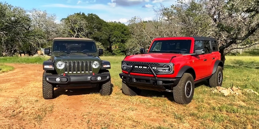 Ford Bronco Badlands Sasquatch vs Jeep Wrangler Rubicon: Form & Function -  
