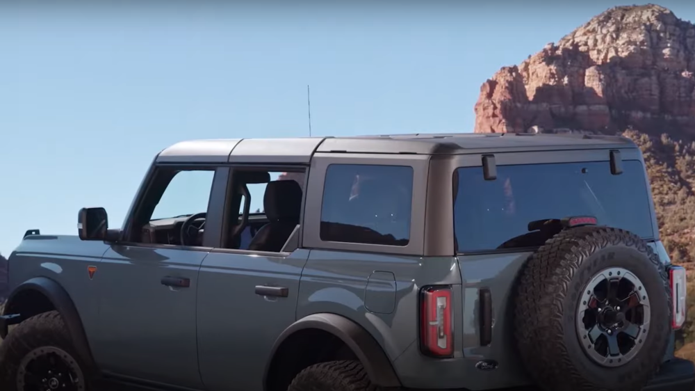 2021 Ford Bronco Hardtop Removal and Reinstallation