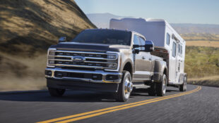 2023 Ford Super Duty F-350 Lariat Towing a trailer